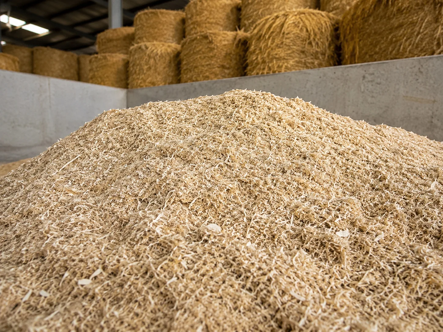 Animal bedding material