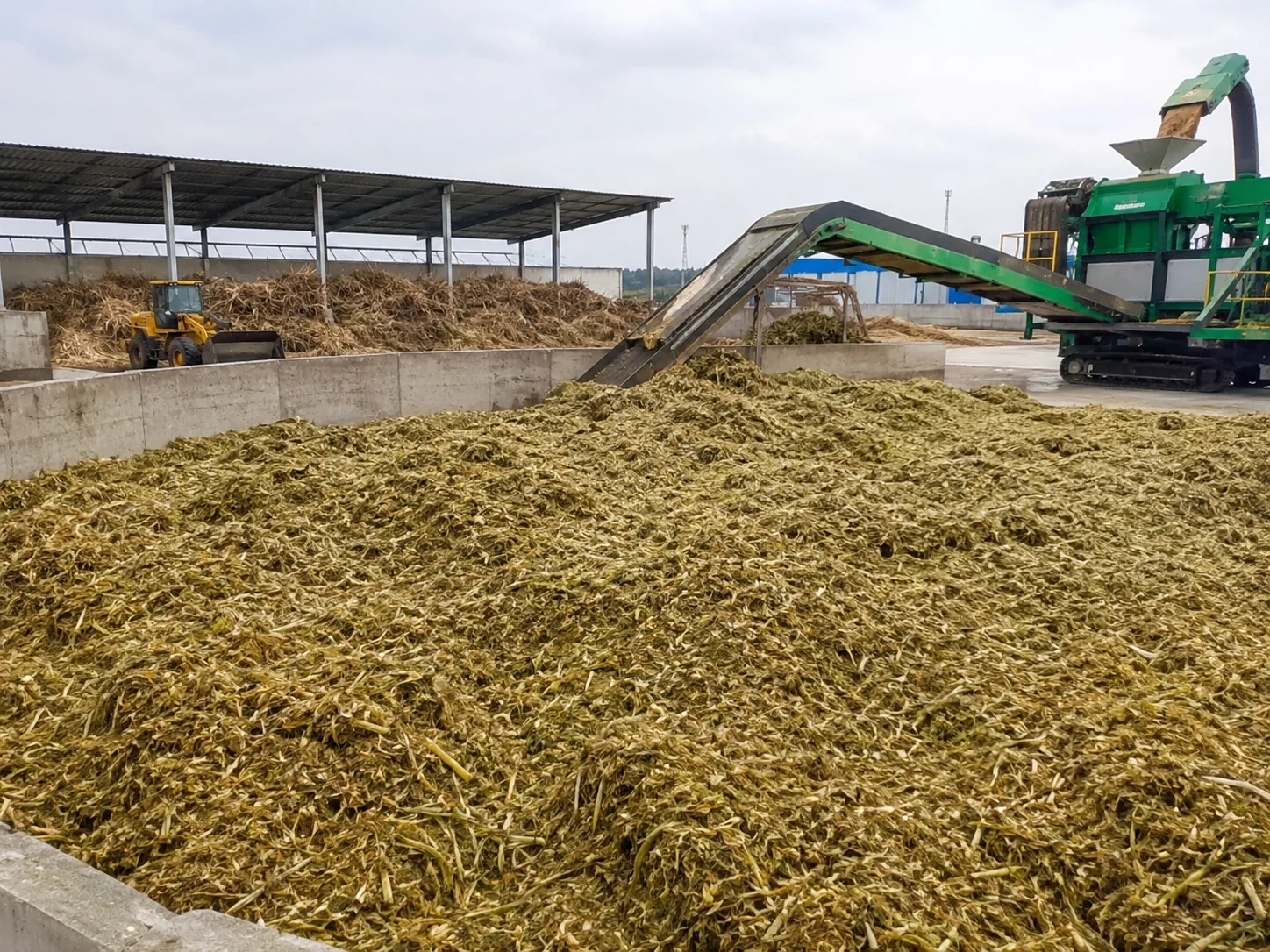 Corn stalk silage recycling solution