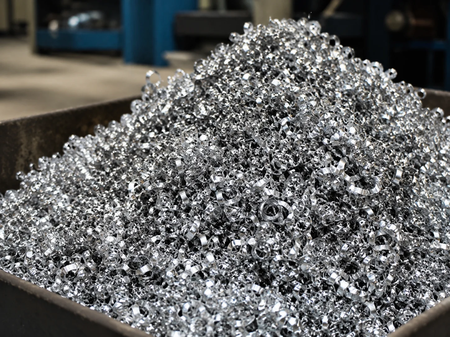 Aluminum chips briquetting